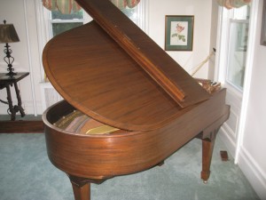 Steinway L Backside